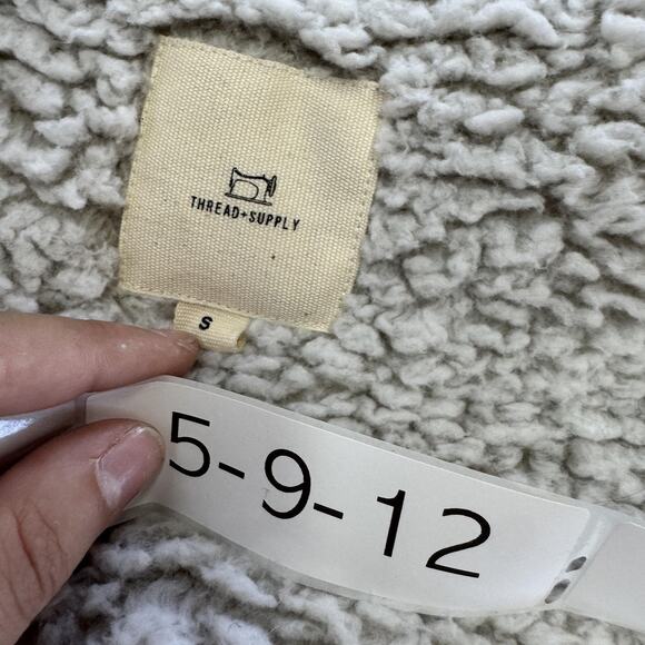 Thread & Supply Vest Womens Small Gray Sherpa Fleece Open Front Sleeveless Cozy - Picture 3 of 6